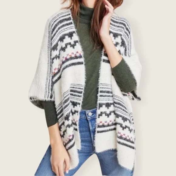 Anthropologie Akemi + Kin Tallulah eyelash knit plush Aztec print poncho - Picture 1 of 11